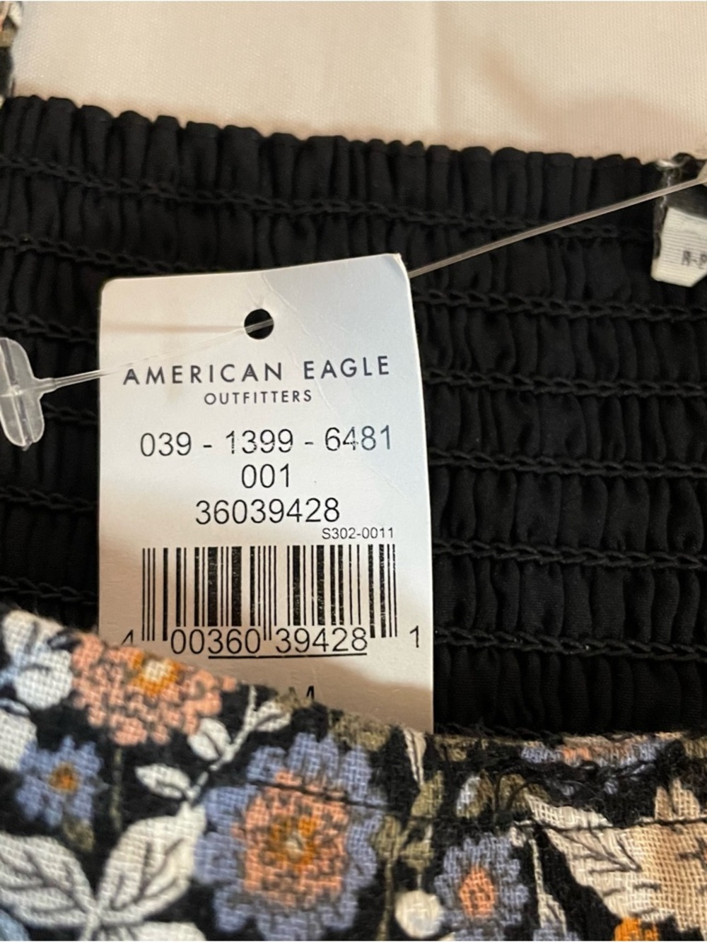 American Eagle Outfitters Black Floral Maxi with Puff Sleeves - Picture 4 of 9